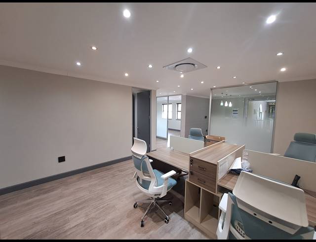 140M² OFFICE TO LET IN DUNKELD WEST